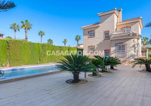 Villa with 5 bedrooms and 4 bathrooms in Ciudad Quesada, Alicante