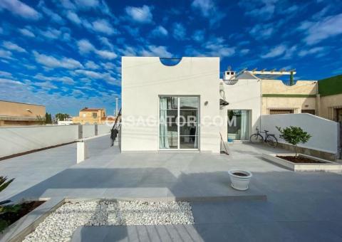 Semi detached with 3 bedrooms and 2 bathrooms in Torrevieja, Alicante