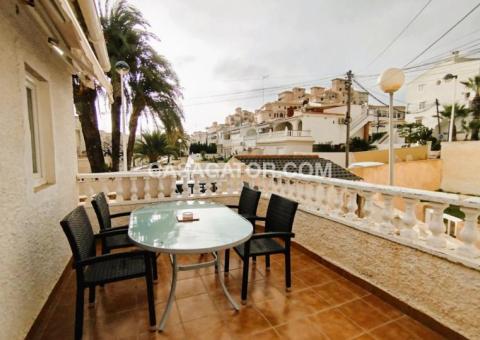 Bungalow with 2 bedrooms and 1 bathrooms in Torrevieja, Alicante