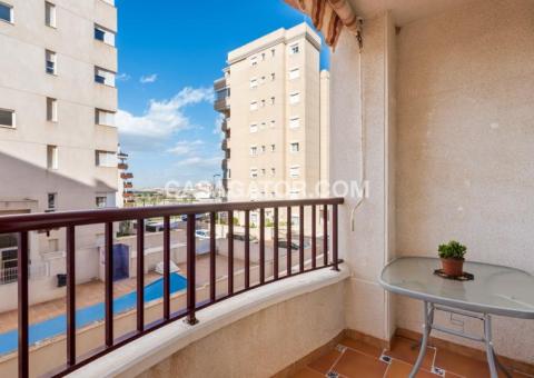 Apartment with 2 bedrooms and 2 bathrooms in Guardamar del Segura, Alicante