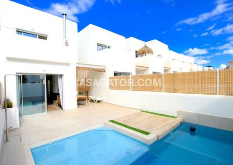 Villa with 3 bedrooms and 3 bathrooms in La Marina, Alicante