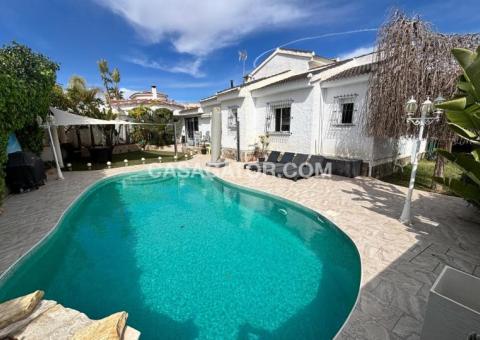 Villa with 3 bedrooms and 2 bathrooms in Ciudad Quesada, Alicante