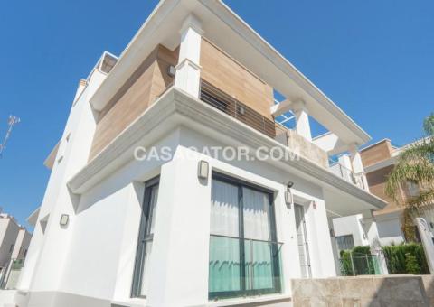 Semi detached with 4 bedrooms and 4 bathrooms in Ciudad Quesada, Alicante