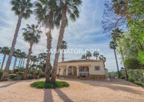 Finca with 3 bedrooms and 3 bathrooms in San Bartolomé, Alicante