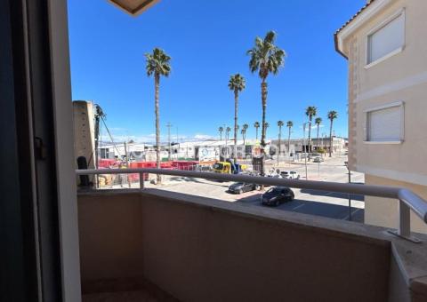 Townhouse with 3 bedrooms and 3 bathrooms in Jacarilla, Alicante