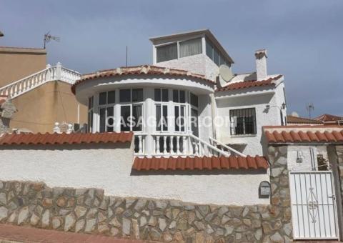 Villa with 2 bedrooms and 2 bathrooms in Ciudad Quesada, Alicante