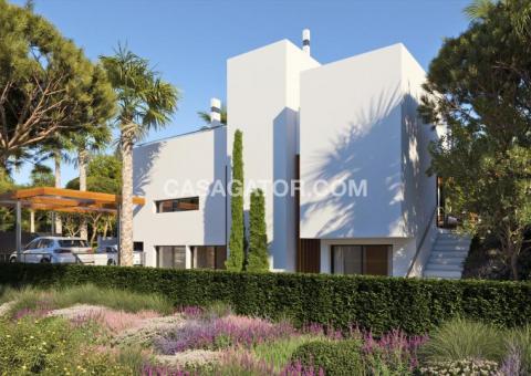 Villa with 4 bedrooms and 4 bathrooms in Dehesa de Campoamor, Alicante