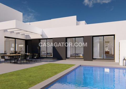 Villa with 3 bedrooms and 3 bathrooms in Formentera del Segura, Alicante